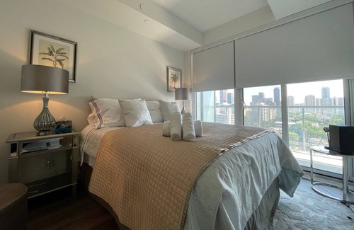 Church and Wellesley Condo | Exquisite Retreat: Luxury Living with Seamless Subway Access, Steps to Yorkville