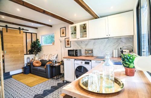 Noisy-le-Grand Apartment | Exquisite tiny house with garden and air con - between Paris-Disneyland - 3mins from train station