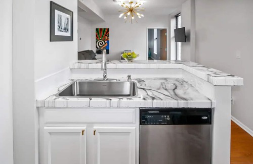 Downtown Indianapolis Condo | Exquisite Top Floor Condo in the Heart of Downtown Indy