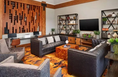 The Highlands House | Exquisite Upscale Oasis · Ski Resort