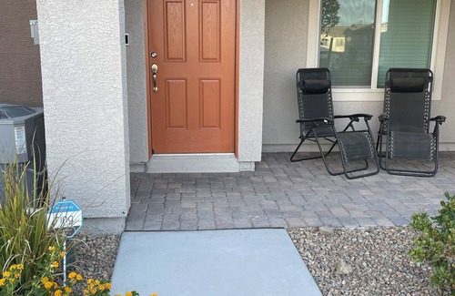 Centennial Hills House | Extended Stay 3 Bedrooms Cozy Townhouse Living