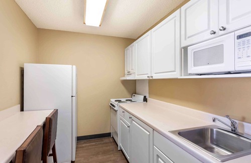 Englewood Hotel | Extended Stay America Select Suites Denver Tech Center South