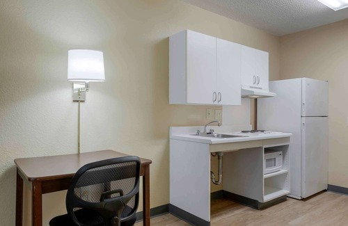 Englewood Hotel | Extended Stay America Select Suites Denver Tech Center South