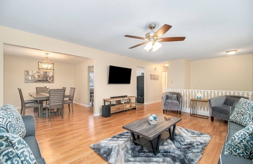 Aurora House | Extended Stay Aurora FHS Rental - Lehnertz