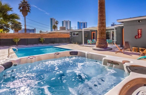 Beverly Green House | Extended Stay: DT Vegas Stunning Strip Views!