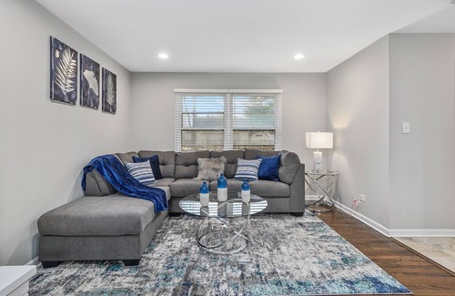 Flossmoor House | Extended Stay Flossmoor FHS Rental