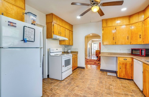 Pueblo House | Extended Stay Home 3 Mi to Dtwn Pueblo