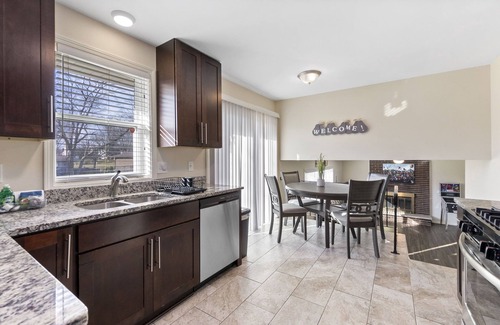 Matteson House | Extended Stay Matteson FHS Rental