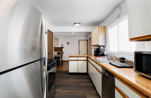 Fox Valley House | Extended Stay Naperville FHS Rental - Knoll Dr
