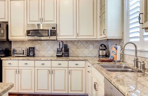 Historic Old Northeast House | Extended-Stay Oasis! Prime St Pete Home w/Office