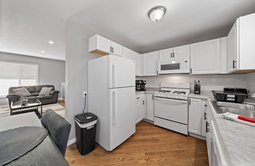 Richton Park House | Extended Stay Richton Park Rental