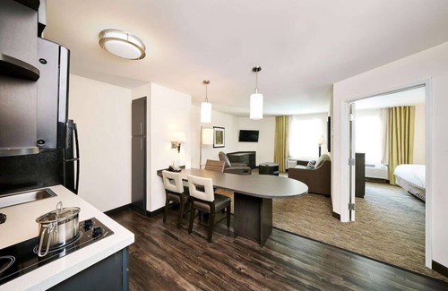 Braintree Hotel | Extended Stay | Spacious Haven w/ Kitchen | Near South Shore Plaza | 2 Units
