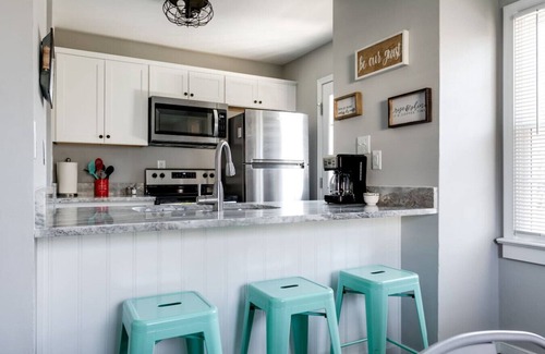 Richmond House | Extended Stay: The Sunny Cottage at Byrd Park!