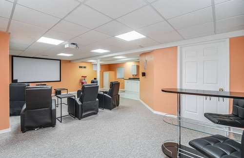 Woodridge House | Extended Stay Woodridge FHS Rental