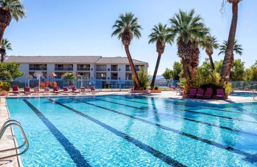 St. George Condo | Extra large one bedroom with access to the Las palmas Resort pools.