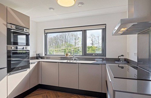 Westerbork House | Extra luxury 8-person accommodation in the holiday park Landal Drentse Lagune