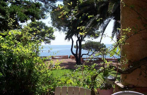 Boulouris-sur-Mer Villa | EXTRA SITUATION AT THE EDGE OF THE SEA!
