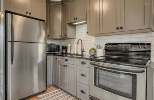 Douglas House | Extra Spacious House with Heated Backyard Pool