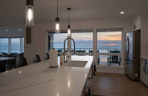 Rockaway Beach House | Extraordinary Beach and Oceanfront Views, Pet Friendly, Hot Tub & Fire-Pit, Luxury
