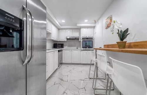 Hollywood South Central Beach Condo | Extraordinary beach condo with incredible view!