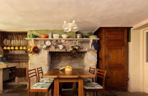 Bethnal Green House | Extraordinary Grade II-listed early Georgian Home
