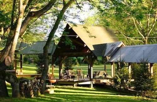 Franklin House | Extraordinary Manor at Dark Horse Estate