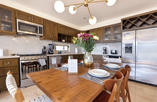 Cabo San Lucas Apartment | Extraordinary Penthouse + Views & Pool Access