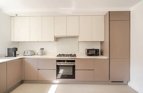 City of Westminster House | Extravagant 6 Bedroom Mansion by Mayfair London