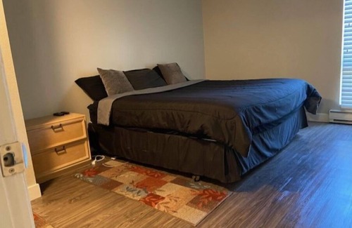 Rampart Village Apartment | Extravagant onebedroom LA vibe
