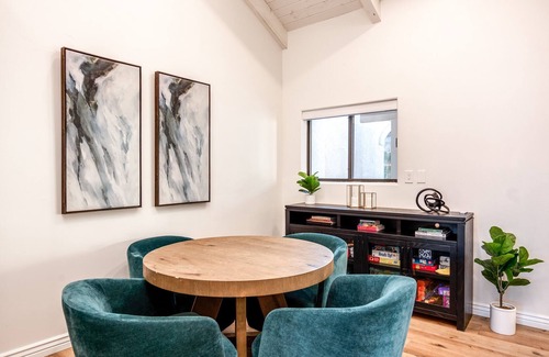 Scottsdale Foothills House | Extravagant Scottsdale Oasis-- pickle ball, basketball, pool, firpits!