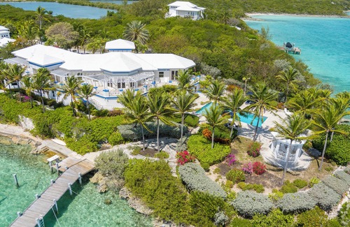 George Town House | ExumaOnTheRocks: Luxury Villa On its Own Private Peninsula