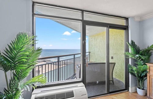 Myrtle Beach Condo | Eye-Catching Ocean View - Indoor Pool - Hot tub and Lazy River - Kitchen