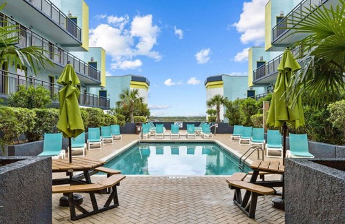 Myrtle Beach Condo | Eye-Catching Ocean View - Indoor Pool - Hot tub and Lazy River - Kitchen