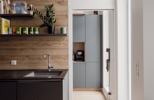Prince–Marmottan Apartment | Eyes Towards the Eiffel, by Veeve