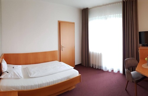 Bad Waltersdorf House | EZ Sonnenseite mit Balkon ab 7 Nächte Frühstück - Hotel-restaurant Teuschler-mogg