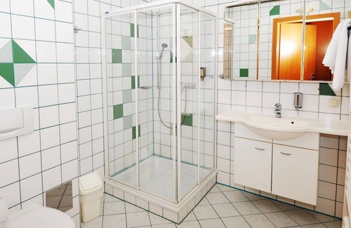Bad Waltersdorf House | EZ Sonnenseite mit Balkon ab 7 Nächte Frühstück - Hotel-restaurant Teuschler-mogg
