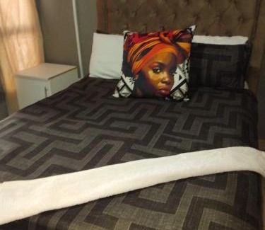 Flora Park House | EzekMary Res