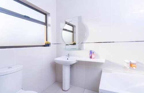 Ballito House | Ezulwini Guest House - Executive Double Room with pool view, 2 guests in Balito