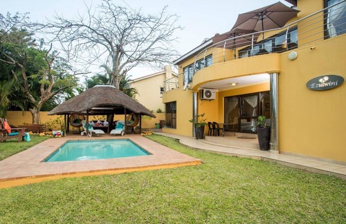 Ballito House | Ezulwini Guest House - Relaxing Queen Room with Balcony in Balito, South Afirca