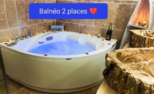 Puget-sur-Argens Bed & Breakfast | Féerie Love