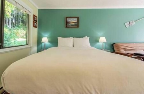 Alert Bay Cabin | (F) Sterling Standard Cabin (non pet friendly)