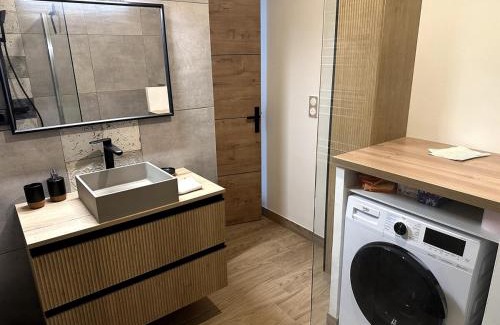 Cros-de-Cagnes Apartment | F1 Cozy, 150m de la mer