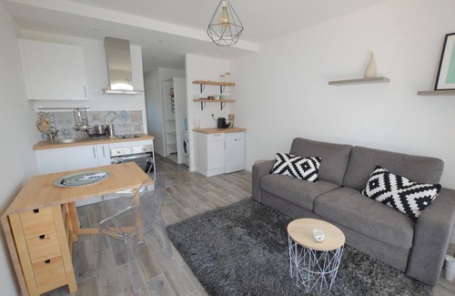 Juan-les-Pins Apartment | F2 50 m from the sandy beach