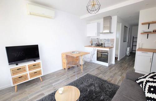 Juan-les-Pins Apartment | F2 50 m from the sandy beach