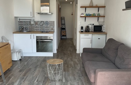 Juan-les-Pins Apartment | F2 50 m from the sandy beach
