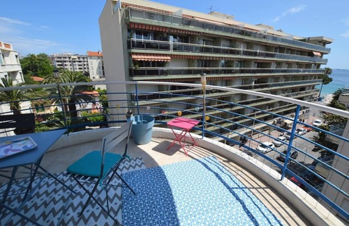 Juan-les-Pins Apartment | F2 50 m from the sandy beach