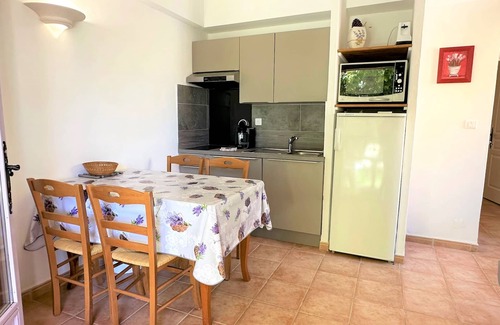 Figanieres Apartment | F2 Air-conditioned apartment for 2 to 4 people