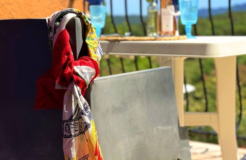 Figanieres Apartment | F2 Air-conditioned apartment for 2 to 4 people