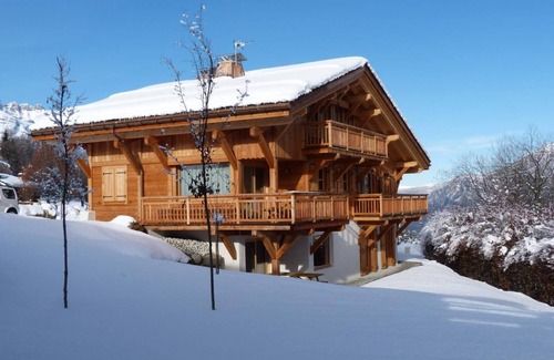 Combloux Ski Chalet | F2 apartment in chalet facing Mont Blanc (pets not allowed)