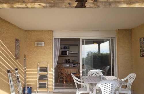 Valras-Plage Apartment | F2 direct beach access